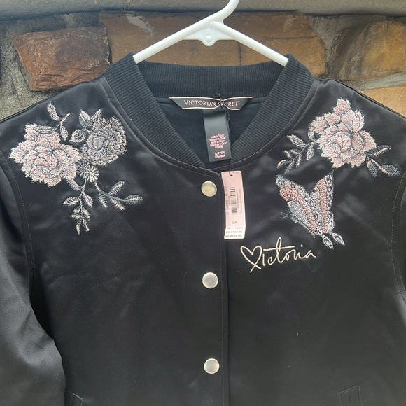 Cute vs jacket - Picture 2 of 14